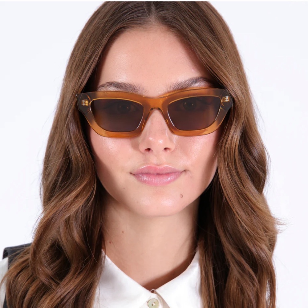 Illesteva Orange Sunglasses - Picture 4 of 7